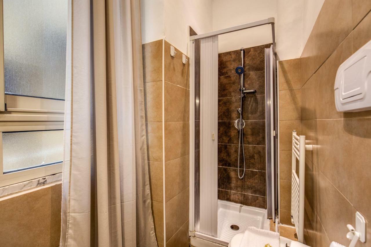 Guest House O Affittacamere La Civetta Di Trastevere B ローマ エクステリア 写真