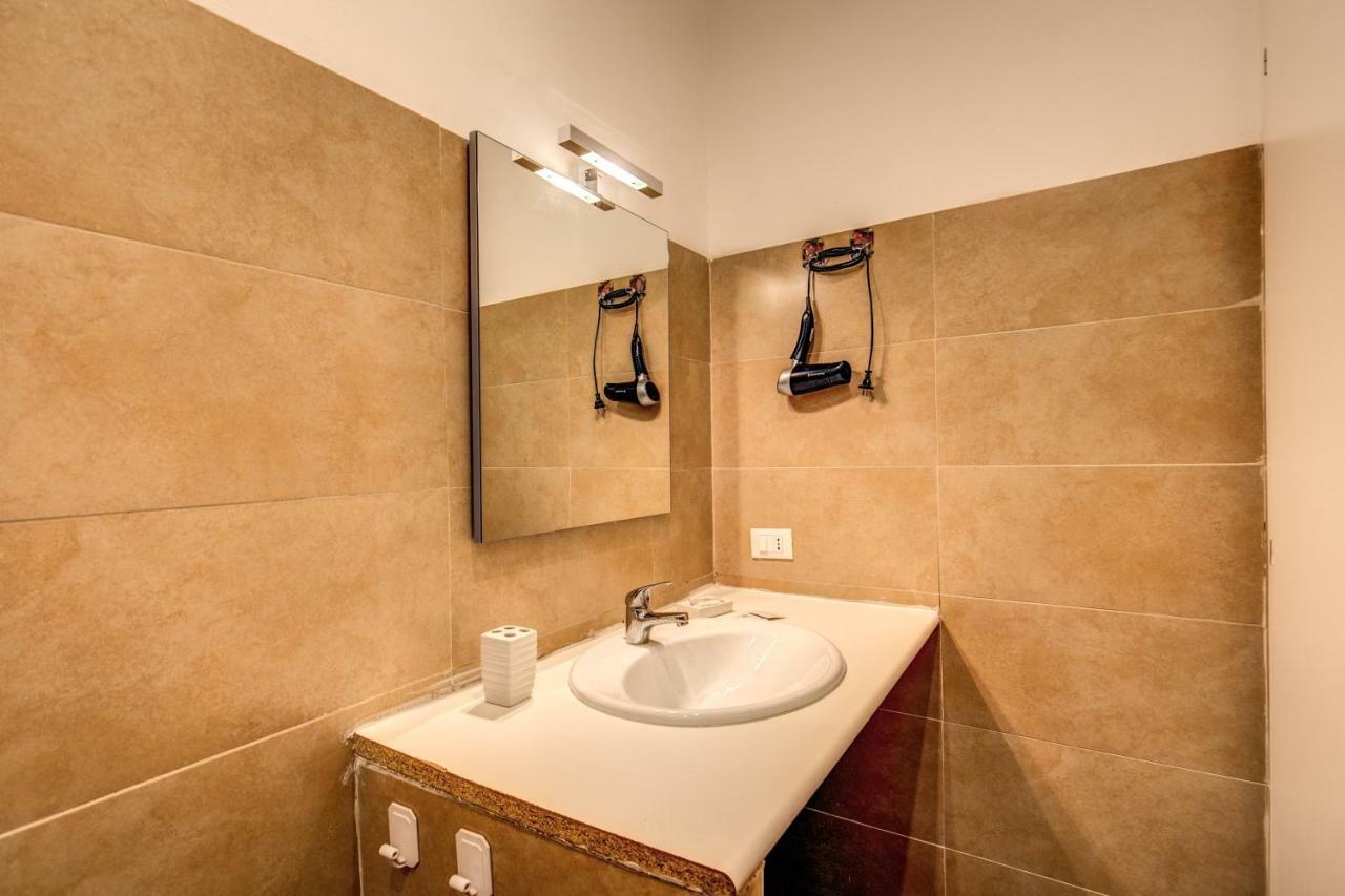 Guest House O Affittacamere La Civetta Di Trastevere B ローマ エクステリア 写真